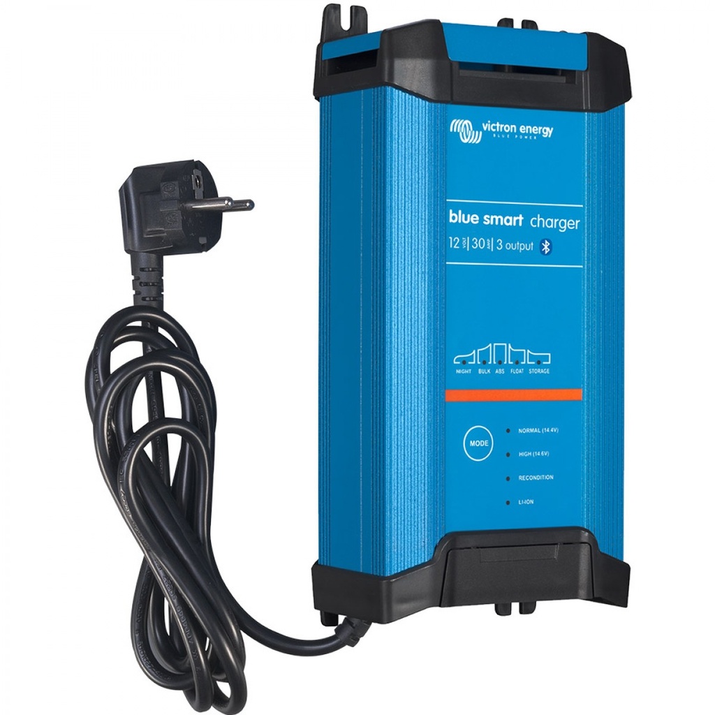 Victron Blue Smart IP22 IUoU Batterieladegerät 12V / 30A, 3 Ausgänge / Eingang 230V Schuko (CEE 7/7)