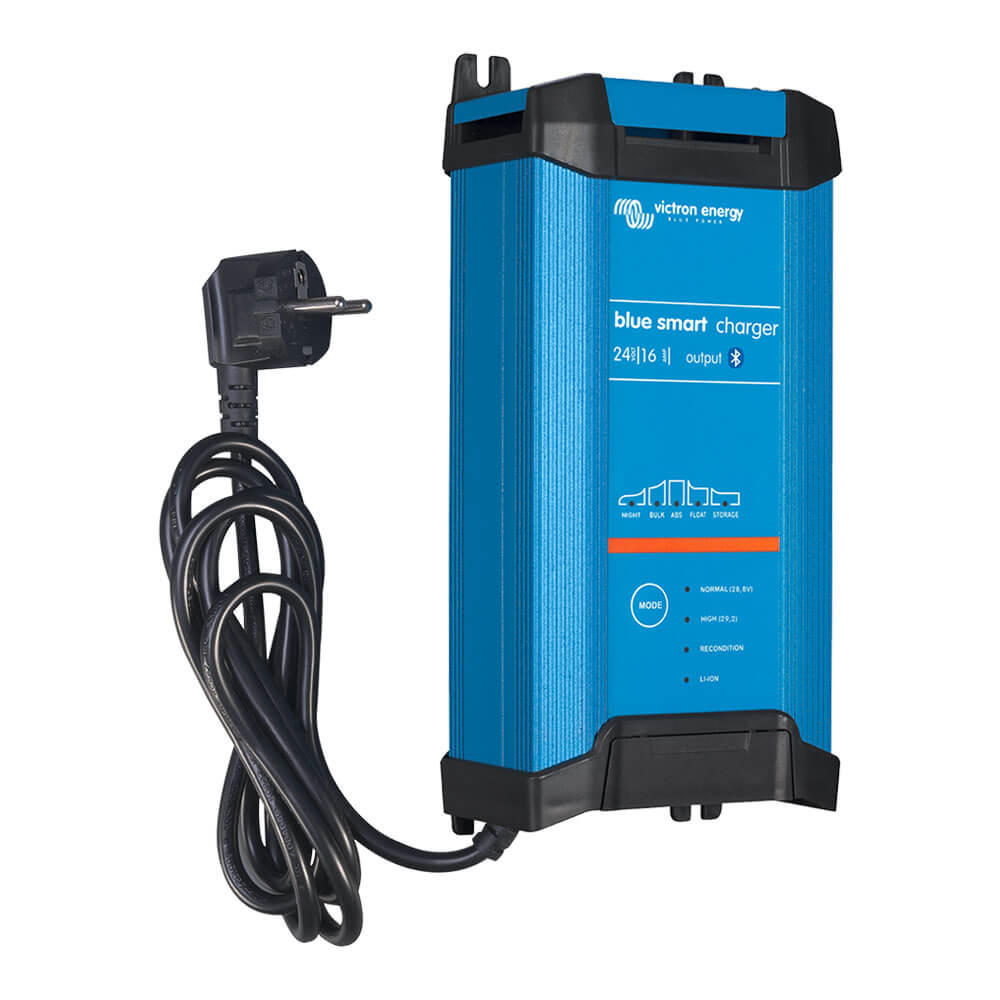 Victron Blue Smart IP22 IUoU Batterieladegerät 24V / 16A, 3 Ausgänge / Eingang 230V Schuko (CEE 7/7)